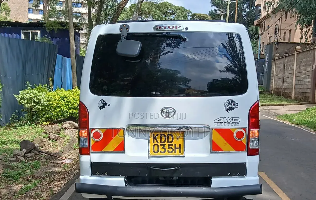 Toyota HiAce 2014 White