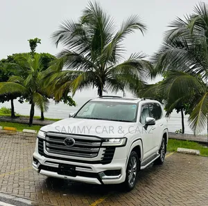 Toyota Land Cruiser 2022 White
