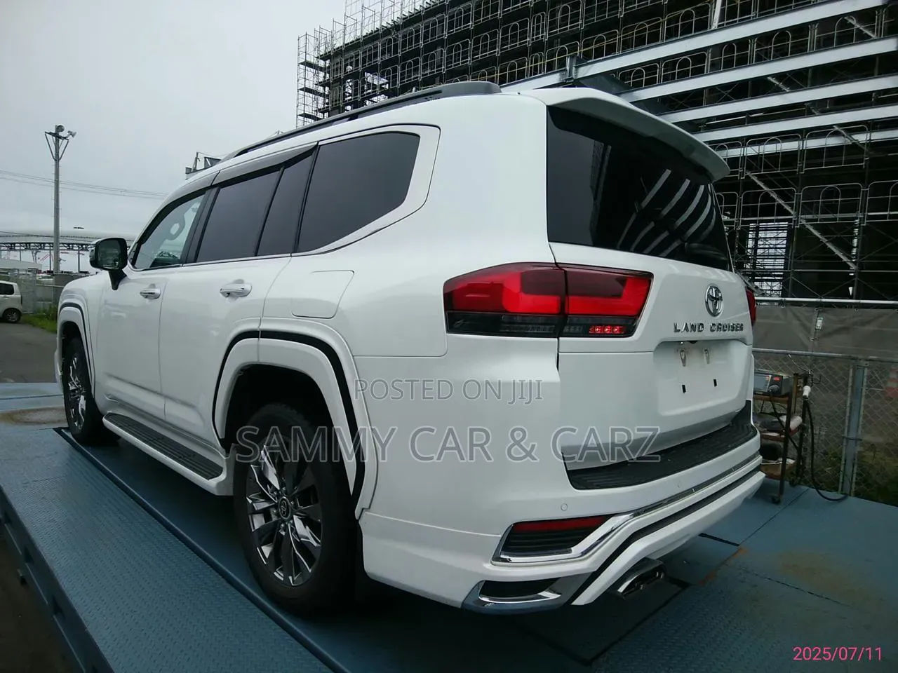 Toyota Land Cruiser 2022 White