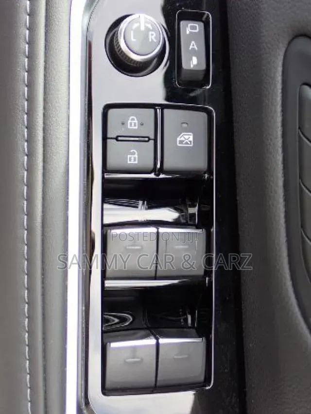 Toyota Land Cruiser 2022 White