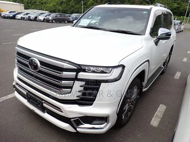 Toyota Land Cruiser 2022 White