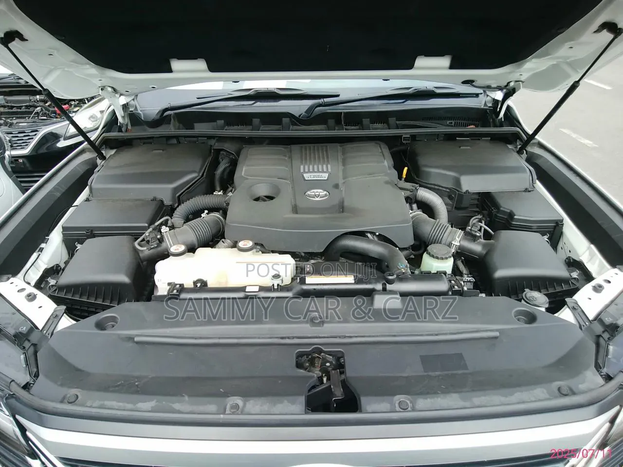 Toyota Land Cruiser 2022 White