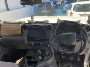 Toyota Land Cruiser 2025 White