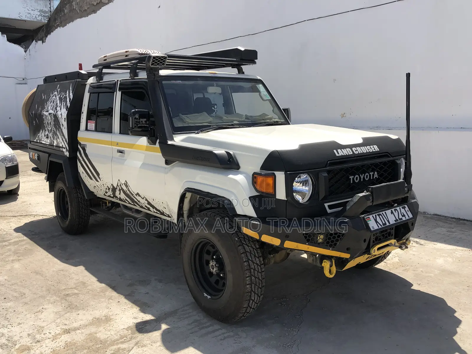 Toyota Land Cruiser 2025 White