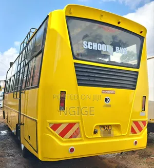 Mitsubishi Fuso Canter 2016 Yellow