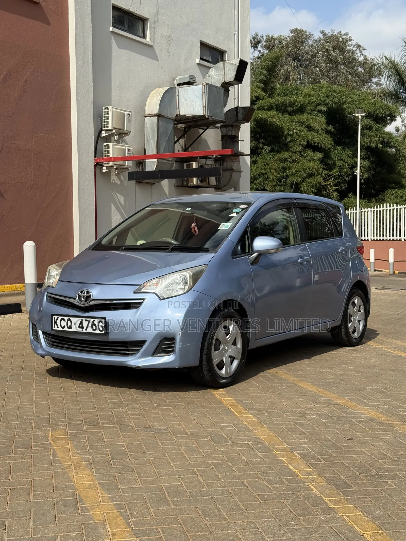 Toyota Ractis 2012 Blue