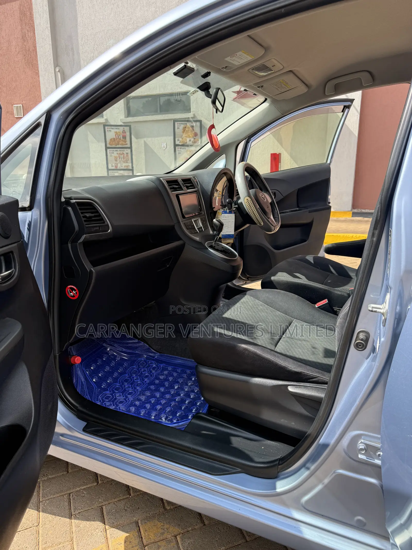 Toyota Ractis 2012 Blue