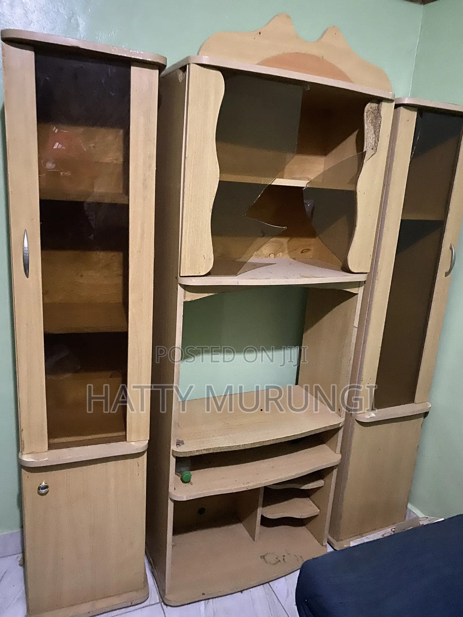 Brown Cupboard Set