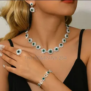 4 Pc Luxury Matching Jewellery Necklace,Ring, Bracelet,Earrings