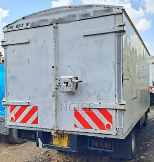 Mitsubishi Canter Fe84