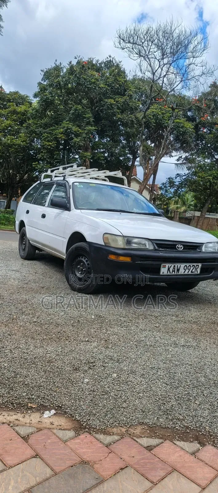 Toyota Corolla 2000 White