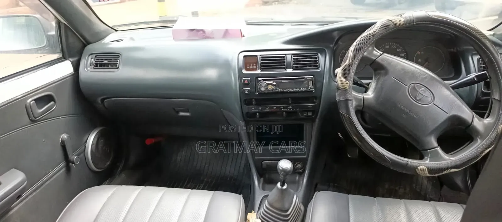 Toyota Corolla 2000 White