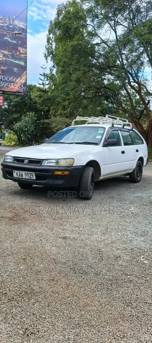 Toyota Corolla 2000 White