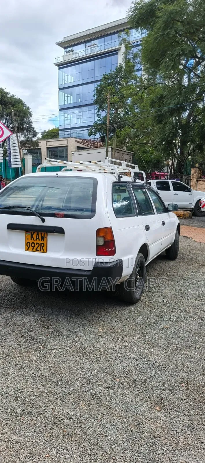 Toyota Corolla 2000 White