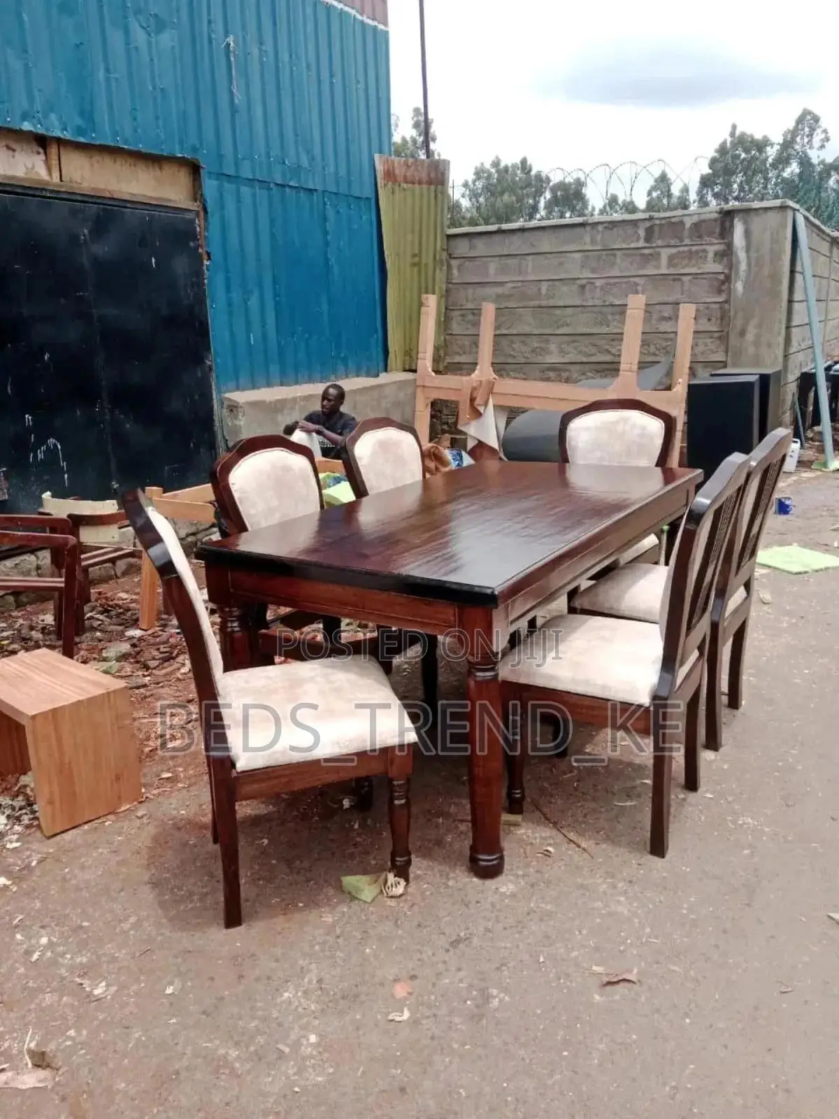 Brown 8 Seater Mahogany Tree Dinning Set