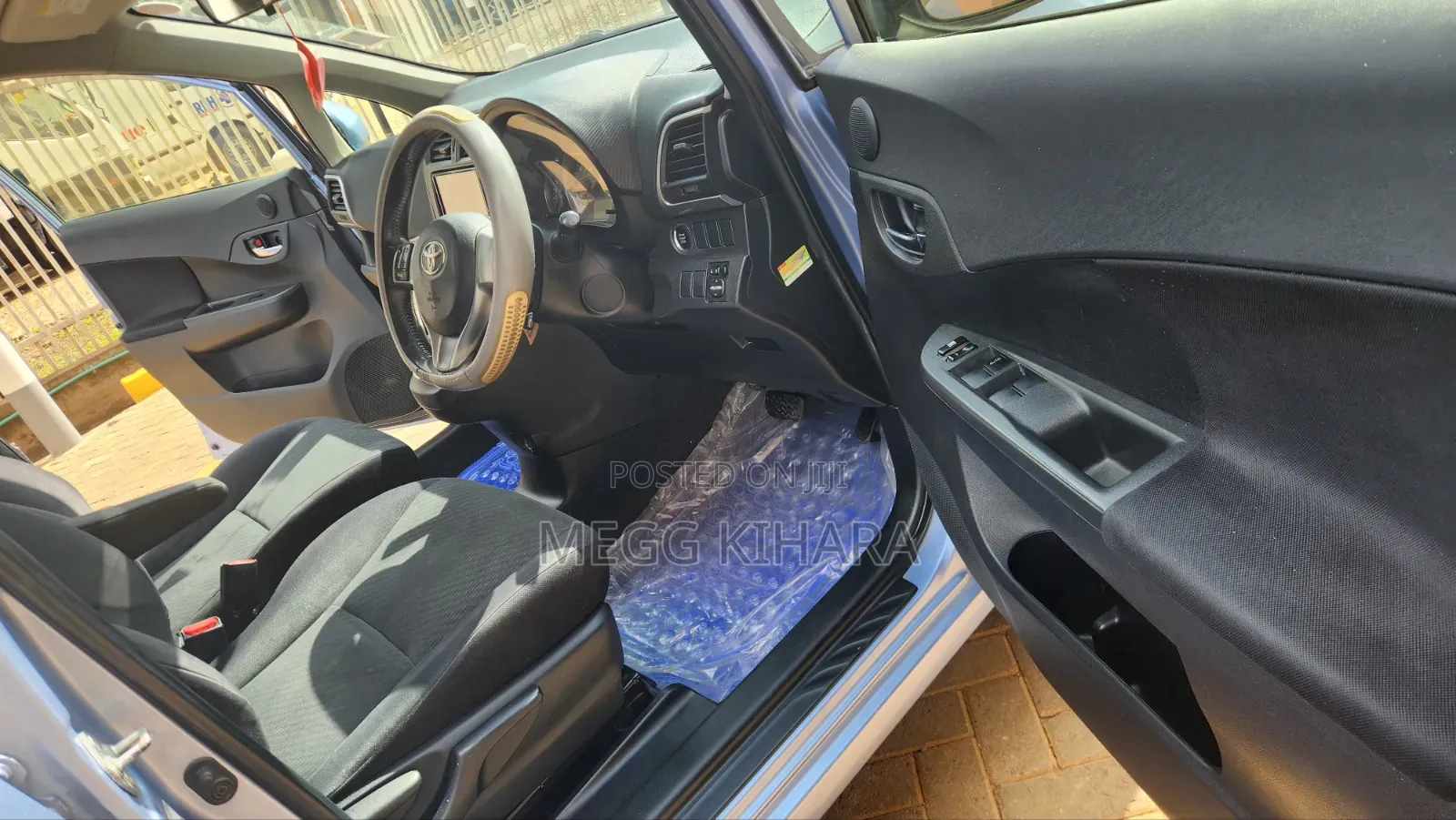 Toyota Ractis 2012 Blue