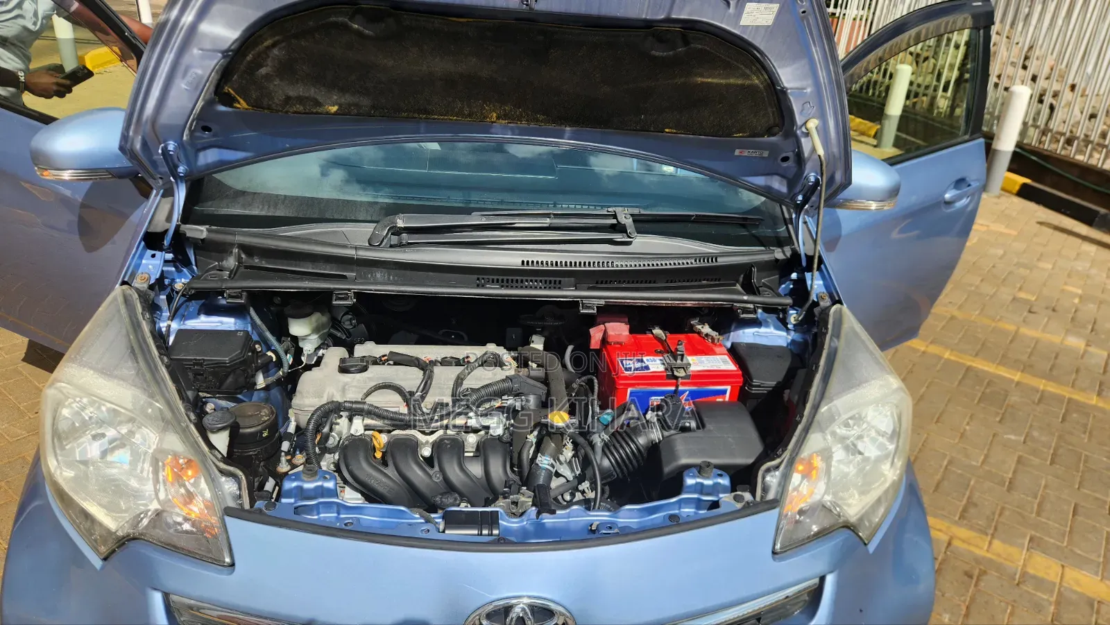 Toyota Ractis 2012 Blue