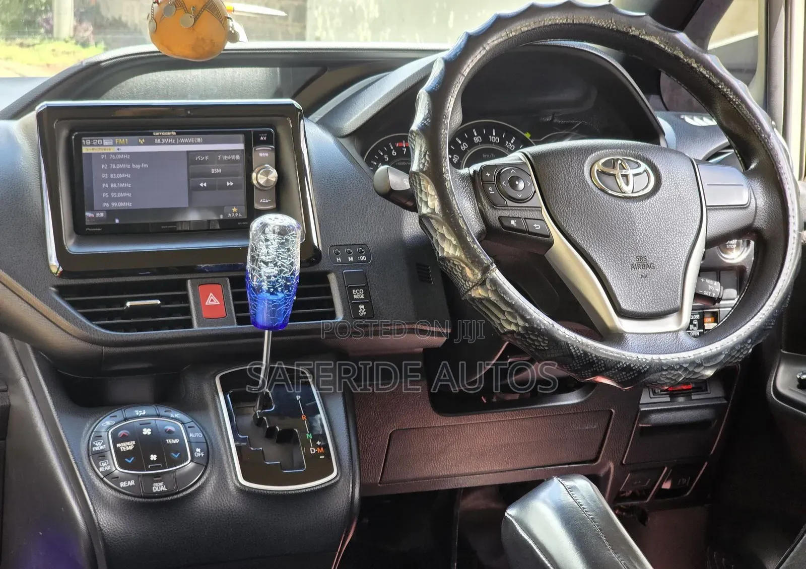Toyota Voxy 2017 White