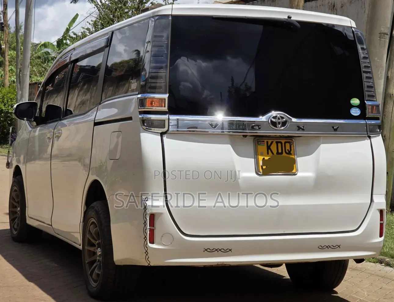 Toyota Voxy 2017 White