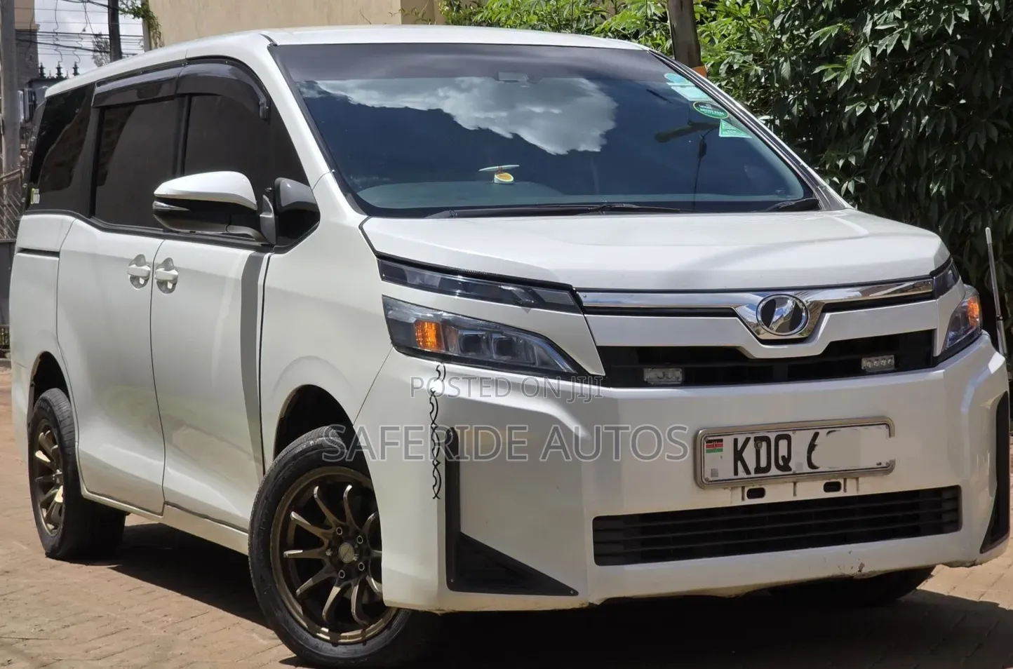 Toyota Voxy 2017 White