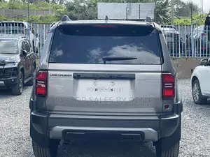Toyota Land Cruiser Prado 2.8 2024 Silver