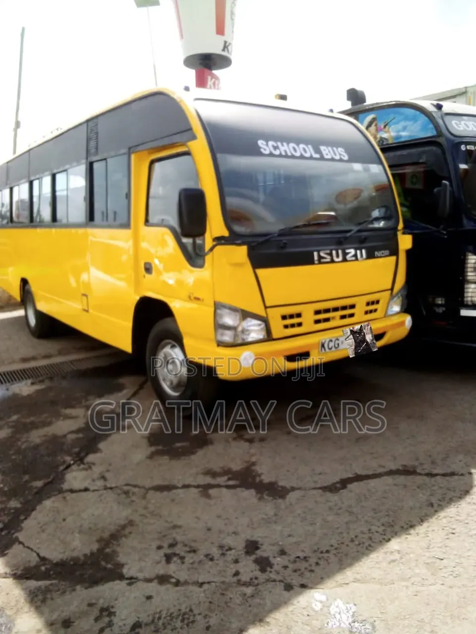 Isuzu NQR 2015 Yellow