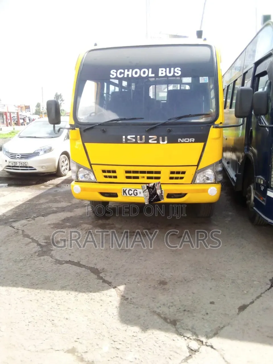 Isuzu NQR 2015 Yellow