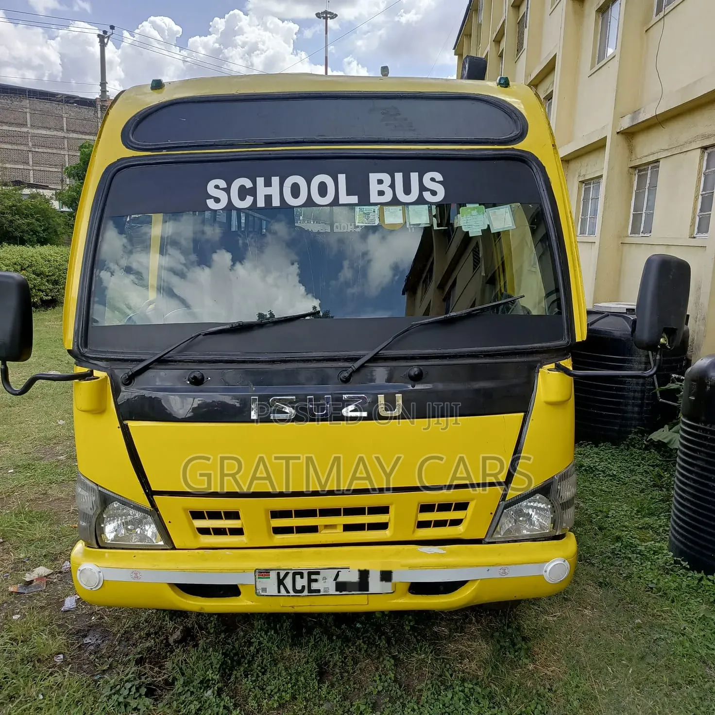 Isuzu NQR 2014 Yellow