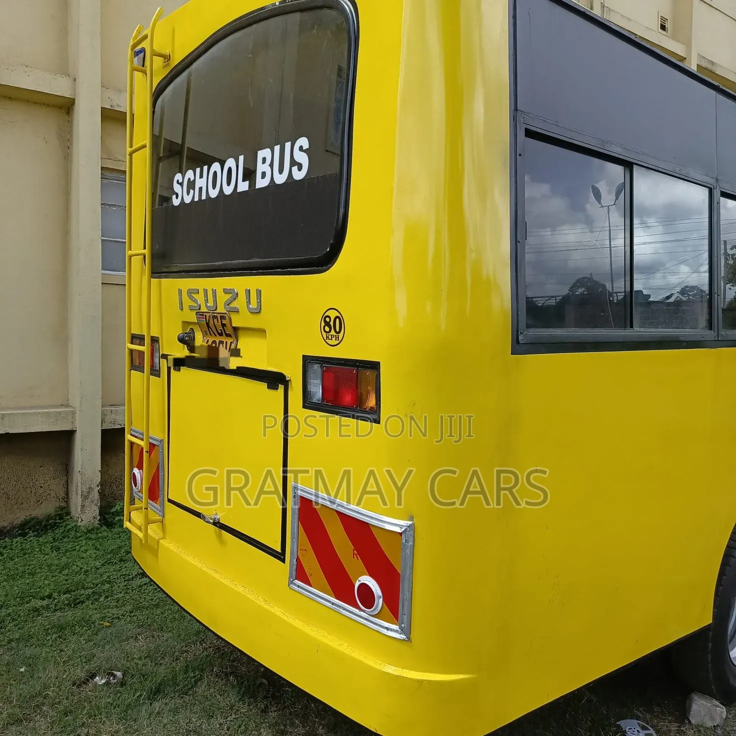 Isuzu NQR 2014 Yellow
