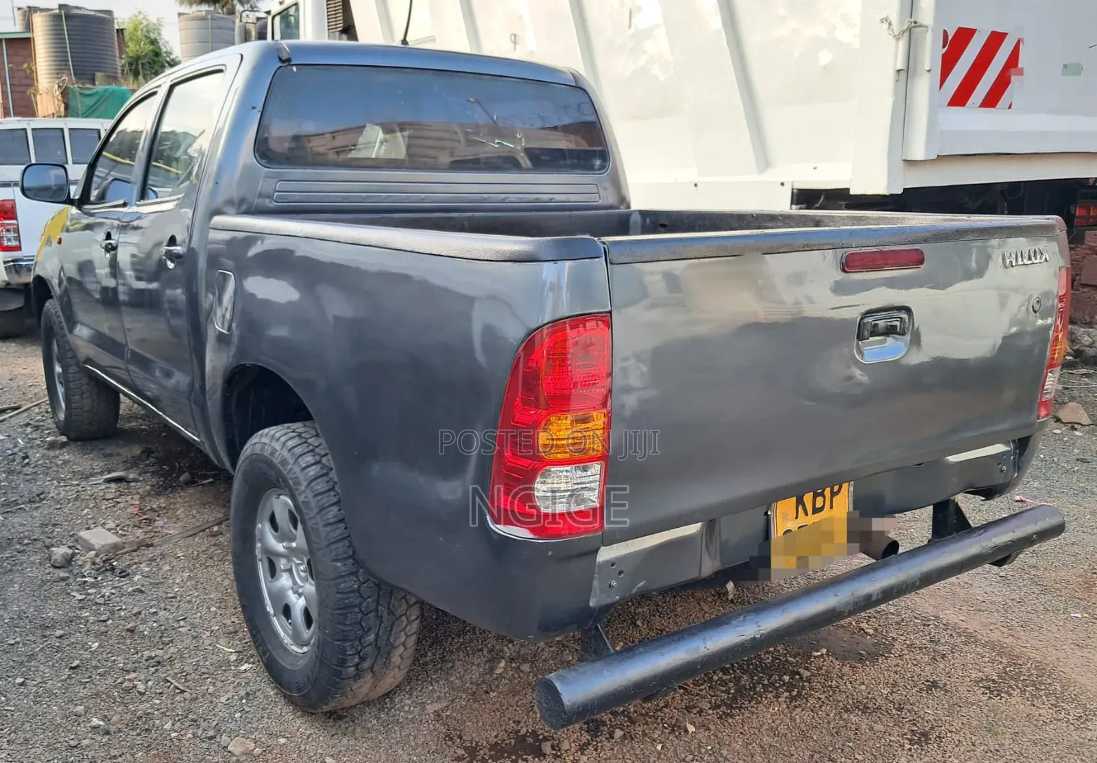 Toyota Hilux 2011 Gray