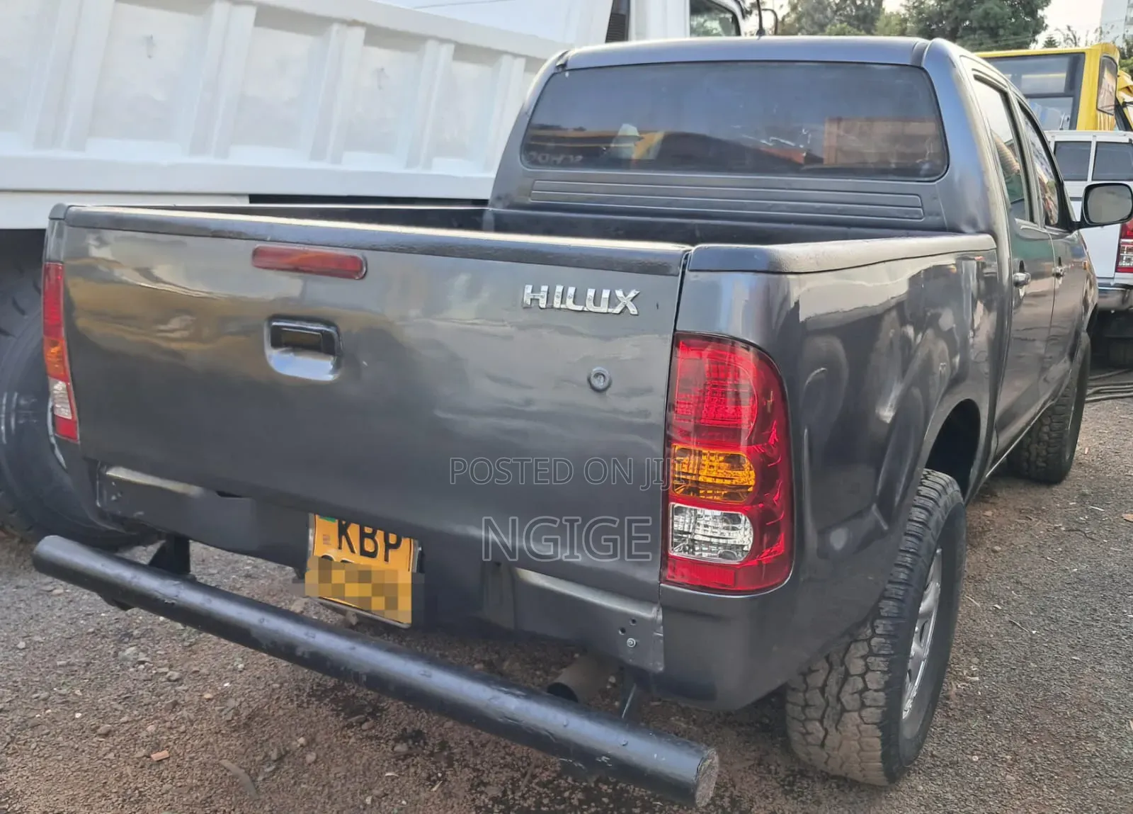 Toyota Hilux 2011 Gray