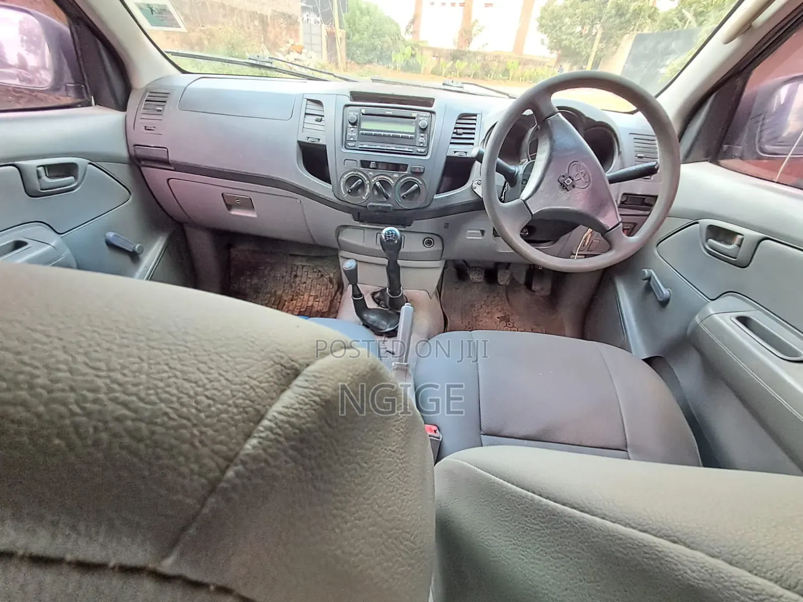 Toyota Hilux 2011 Gray