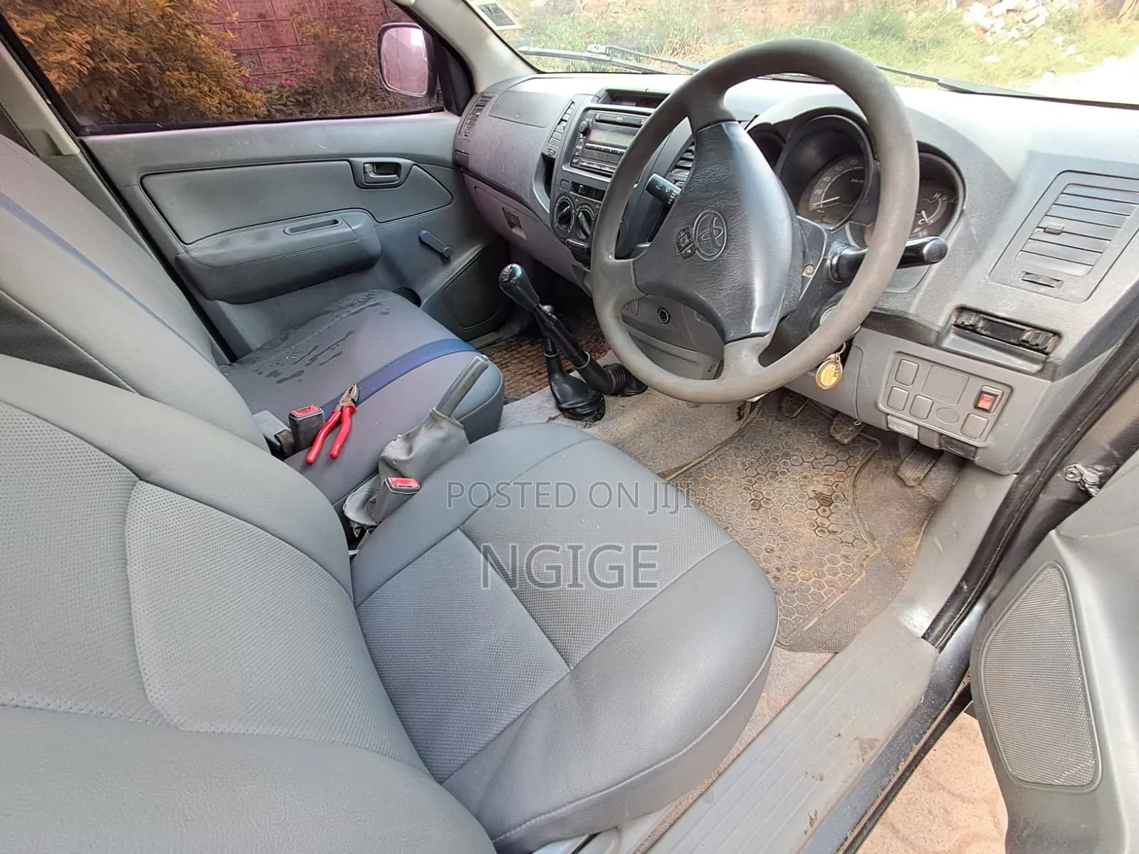 Toyota Hilux 2011 Gray