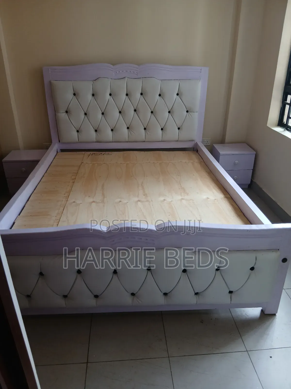 Mountain Bed White (Hardwood Frame)