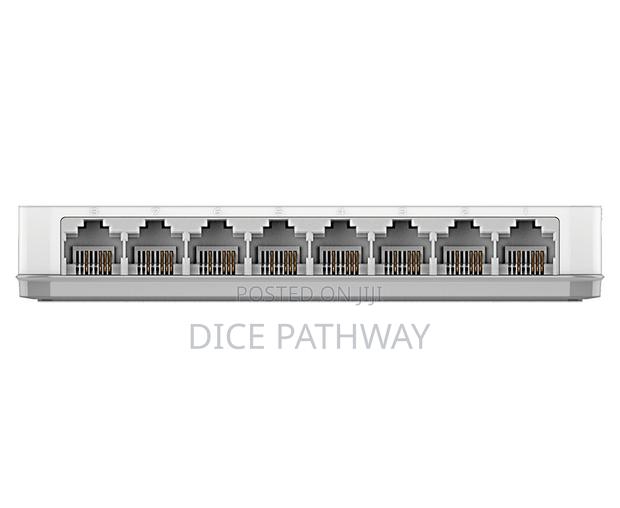 D-Link Des-1008cb 8 Port 10100base-T Unmanged Switch