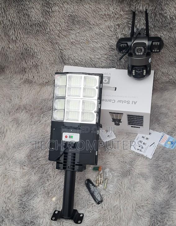 Outdoor Solar Street Lamp With Wireless Simcard CCTV Camera Protection - main view