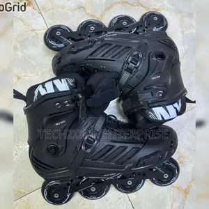 Original Quality Adult Skate Shoes With Rubber Wheels 