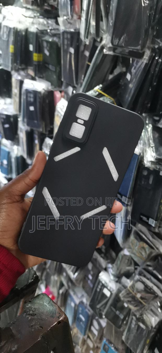 Infinix Gt 30 Pro Distinct Silver Accented Cutouts Case-Black - thumbnail 2