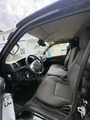 Toyota HiAce 2018 Black