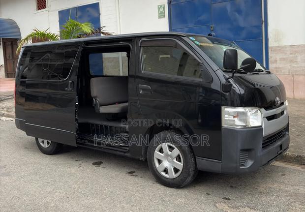 Toyota HiAce 2018 Black - thumbnail 8