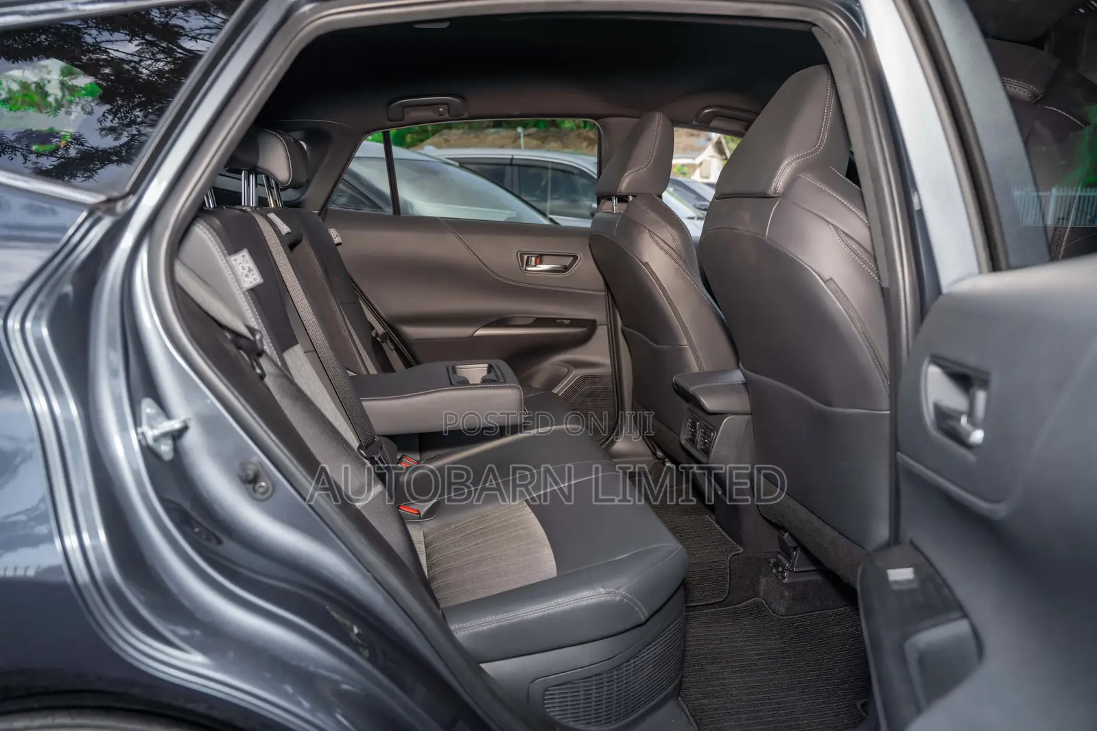 Toyota Harrier 2.5 Hybrid 2020 Gray