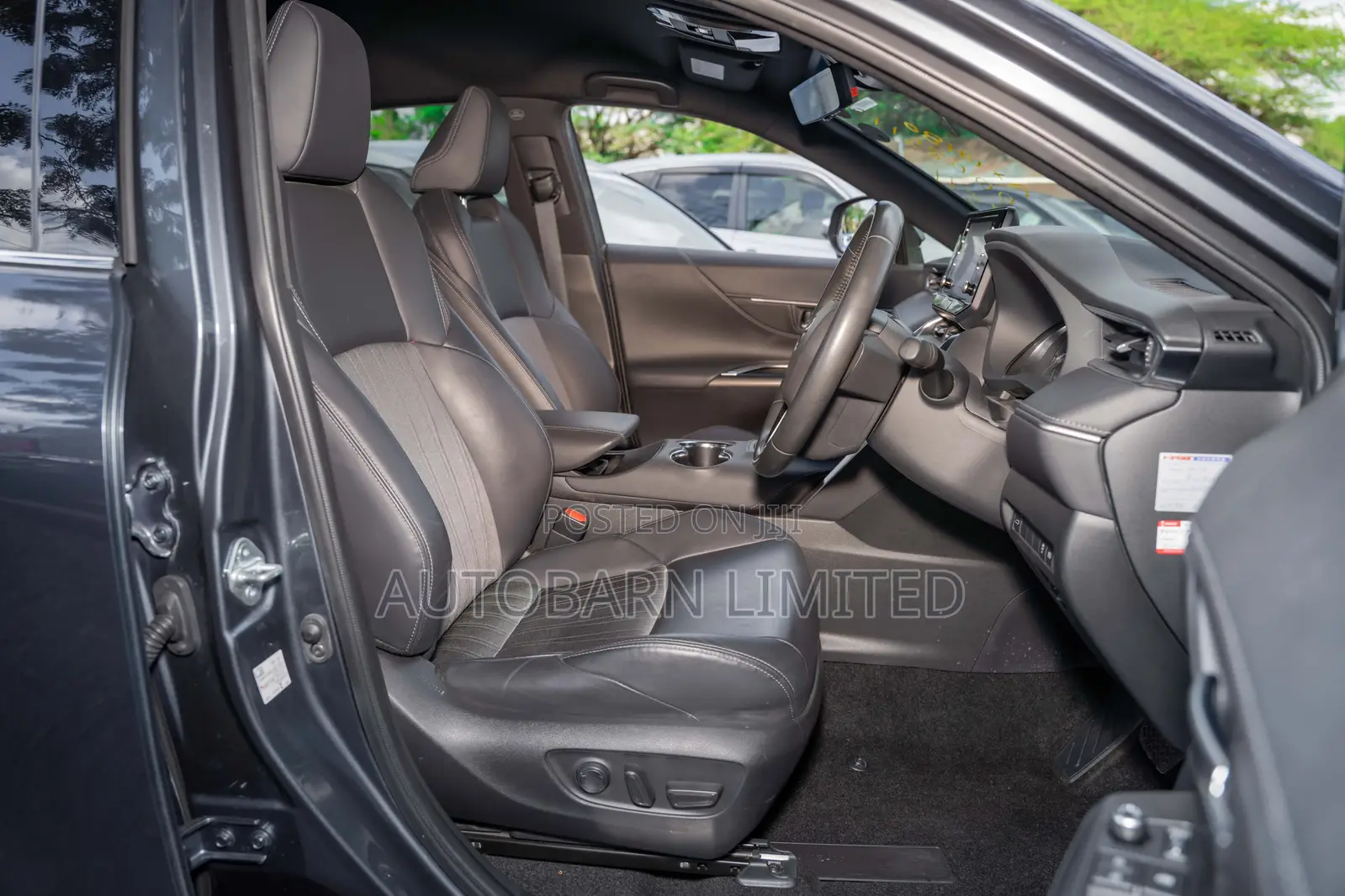 Toyota Harrier 2.5 Hybrid 2020 Gray