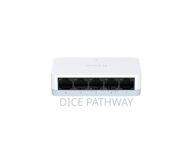 D-Link Des-1005c/B 5 Port 10/100base-T Unmanged Switch