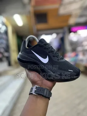 Nike Vomero Plus Black Trainers/Running Shoes