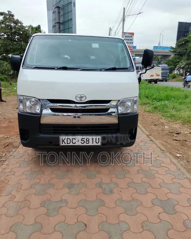 Toyota HiAce 2013 White