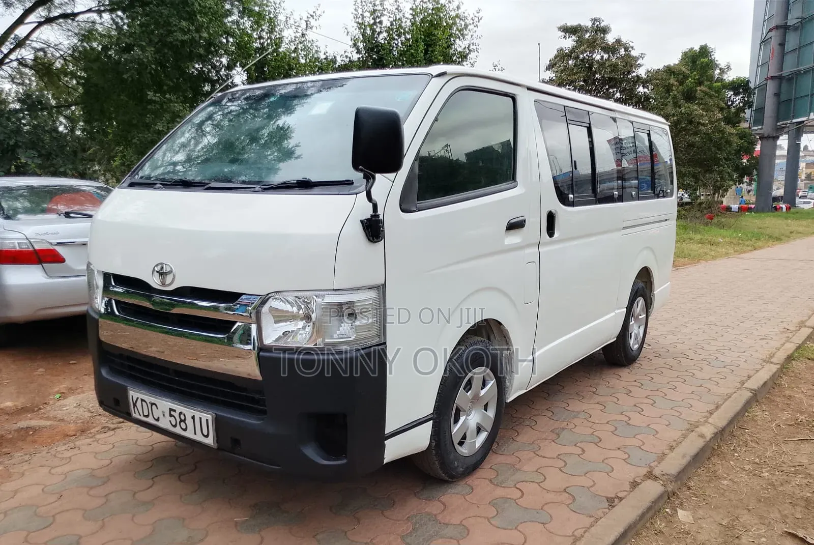 Toyota HiAce 2013 White