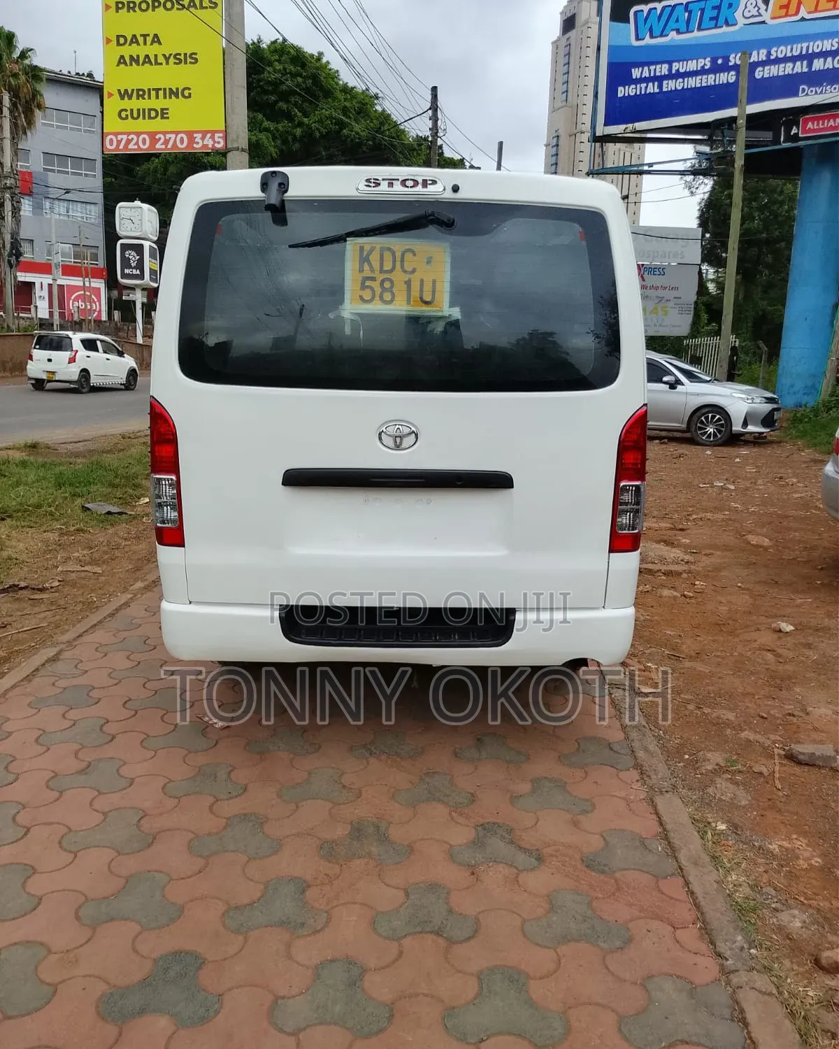 Toyota HiAce 2013 White