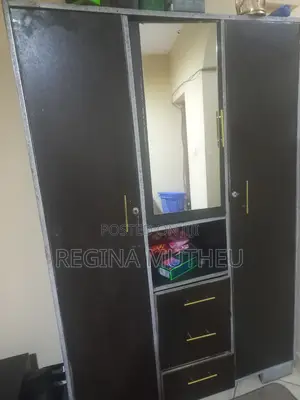 Wardrobe/Closet
