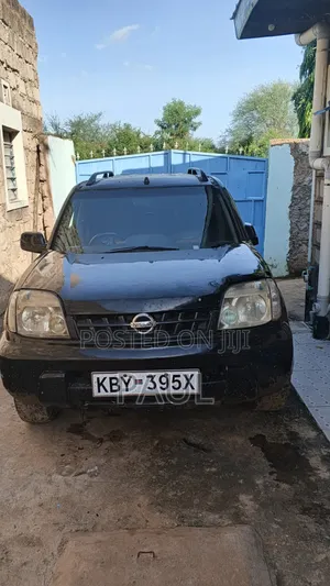 Nissan X-Trail 2000 Black