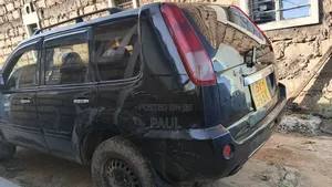Nissan X-Trail 2000 Black